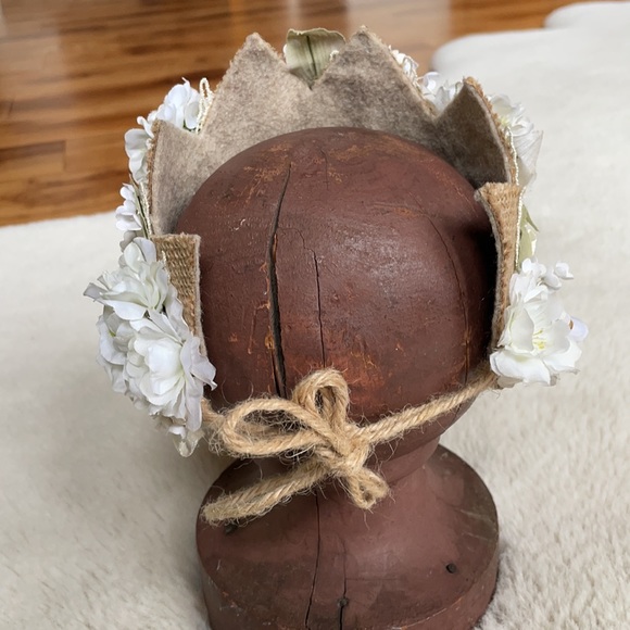 Vintage Rustic Floral Burlap Lace Tie Back Crown - Picture 9 of 17